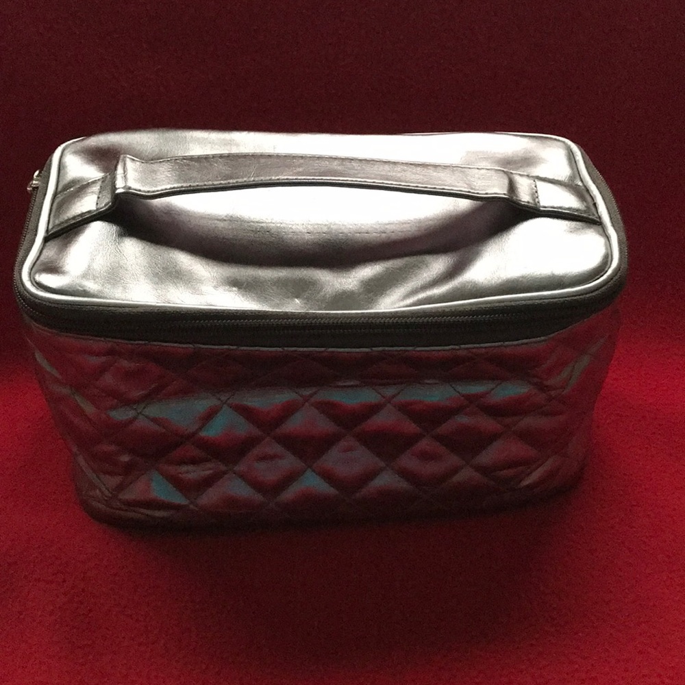 Quilted train case